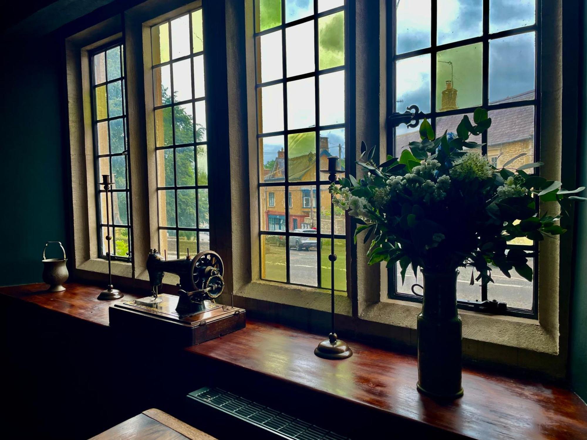 The Crown At Shipton Hotel Shipton under Wychwood Ngoại thất bức ảnh